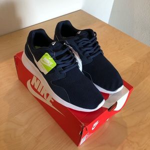 NEW - Nike kaish w/ drs